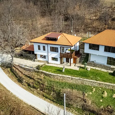 Villa Apriltsi Hills *