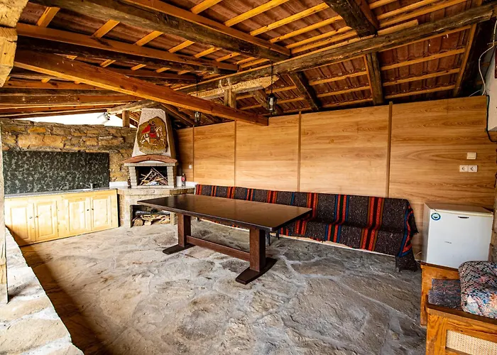 别墅 Apriltsi Hills